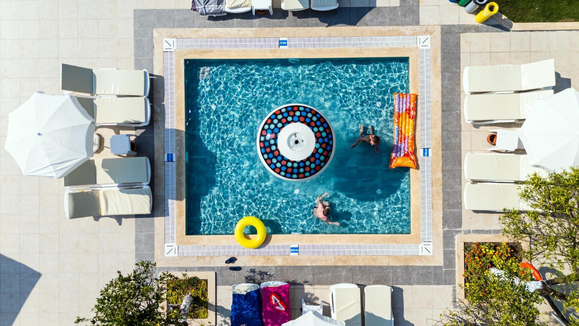 Viking Garden Hotel 4*
